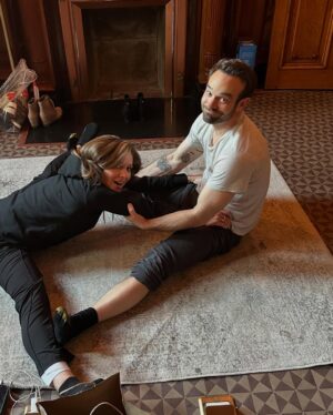Margarita Levieva Instagram - What are we stretching for??🤔

Watch episode 8 tonight to find out!!!🕺🏼

#daredevilbornagain 
#marvel 
#disneyplus