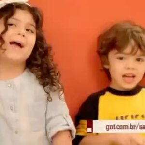 Maria Ribeiro Instagram - Durante quatro anos, a gente formou uma dupla que nunca vai deixar de me acompanhar . Eu lembro, como se fosse hoje, que eu acordava aos domingos e pensava, “oba, dois dias com a Monica“. 

A gente não parava de falar. No avião,pra sp, no hotel, no ritz, no carro ate o estudio, no estudio, no carro ate o aeroporto, no avião de volta, no carro ate o Leblon.

O aniversário dela foi ontem e eu tava crente que a gente ia dar aquele abraço que segue igual, que resiste ao tempo, que é um amor pra sempre, um laço de quem viveu junto coisas bonitas, difíceis, comoventes, importantes. Do 7 a 1 à separações, passando pela delicia de ver nossos filhos crescendo.

Mas o abraço ta aqui, em forma de post e de um pequeno protesto. Será que a @ingridguimaraes pode te emprestar pra mim pelo menos um fim de semana por ano? Topo Macaé!!!!

Te amo, minha amiga! Feliz ano novo com tudo o que você merece e coloca no mundo: leveza, coragem, humor e dois metros ambulantes de vontade de viver! Sorte de quem te tem na vida !!! Loviu ♥️👯‍♀️