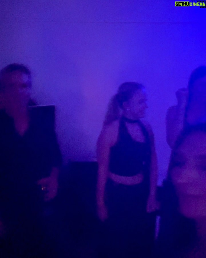 Mariana Arias - 1.5K Likes - Te adoro Eli @elizabeth.a.marquez
Te mereces todo y más. luchadora, divertida, compañera. Gracias por estar cerca siempre. Feliz cumpleaños 🎁 ♥️