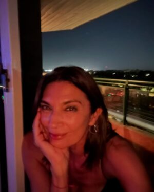 Mariana Arias Instagram - Te adoro Eli @elizabeth.a.marquez 
Te mereces todo y más. luchadora, divertida, compañera. Gracias por estar cerca siempre. Feliz cumpleaños 🎁 ♥️