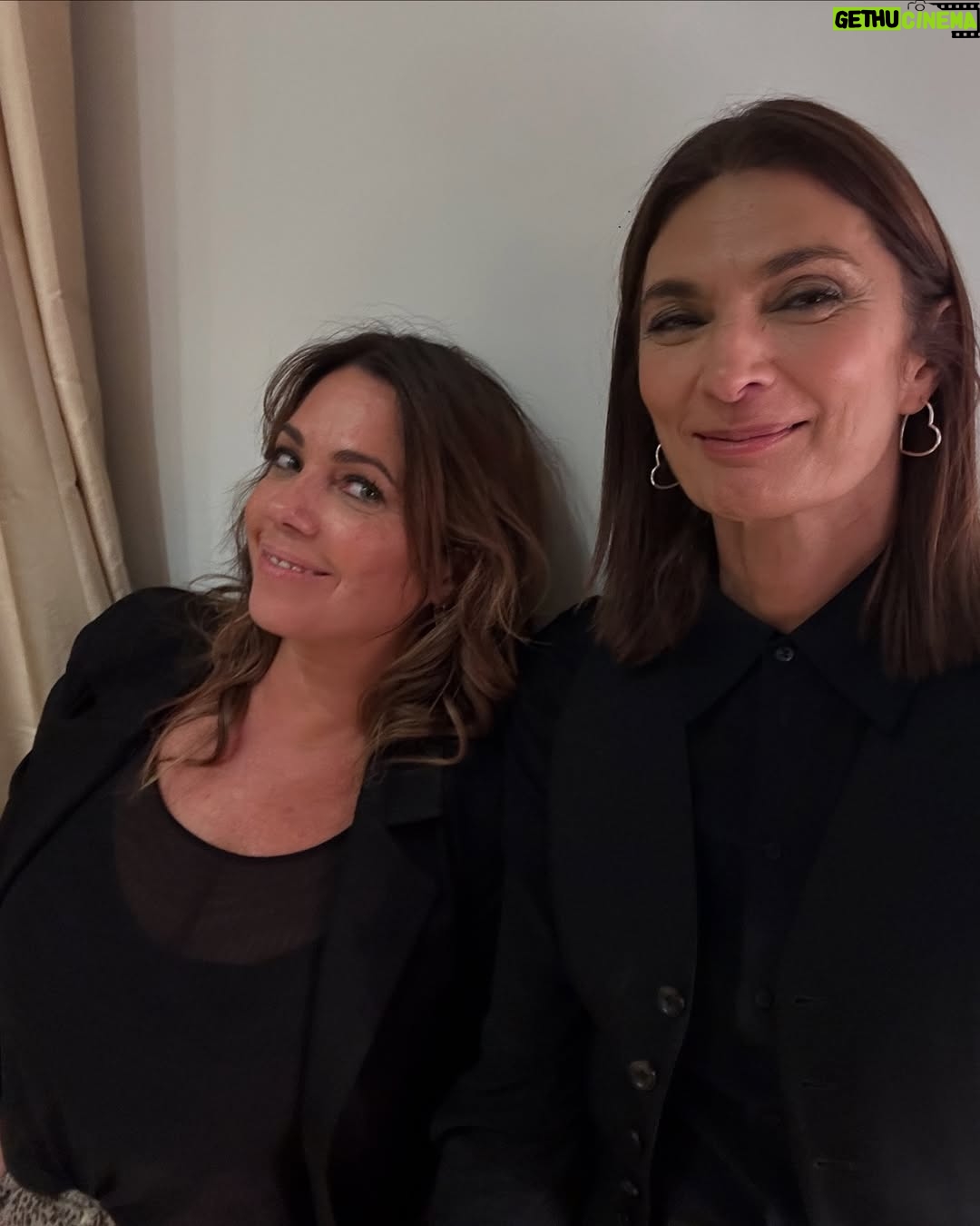 Mariana Arias - 1.1K Likes - Gracias @cnnradioargentina por el espacio para desplegar mi pasión, el periodismo equilibrado; con un compañero de lujo: Pepe Gil Vidal. Y queridos compañeros, profesionales y gente de bien. ♥️🙏🌈
@piashaw
@nachojuliano
@nachogiron
@jultarres
@mariamartinellimas
@licdeboragiorgi
