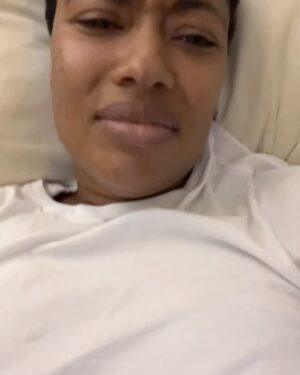 Mariana Nunes Instagram - E esse famoso primeiro trimestre, 
hein, BRASIL?!
SOCORRO!!!

Os primeiros meses por aqui foram DESAFIADORES! Eu não fazia ideia do que me esperava.
Minha cara era pra todo o sempre esse emoji torto: 🥴
Enjoo constante, uma indisposição generalizada, uma tristeza profunda, prostração… 
Cansaço, enxaqueca, sinusite gestacional… olha… Um RANÇO!

E quando me diziam:
-é assim mesmo!
ou
-tá vendo só o que eu já passei?!
Olha!!!😡🤣😡
Puxado!

Por aqui foi mais ou menos assim. 
As coisas começaram a mudar há bem pouco tempo.

Como foi por aí?
Alguém se identificou?

#gravidez  #primeirotrimestre
#tbt #8semanas