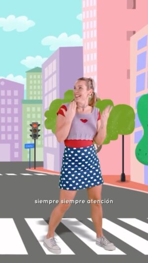 Mariana Seligmann Instagram - SEÑALES DE TRÁNSITO YA EN MI CANAL DE YOUTUBE 🚦🚘

“Señales de tránsito” es el primer video de HOLA CORAZONES! 🫶🏻 Espero que lo disfruten y que aprendan conmigo cantando.

Gracias al equipo con el que grabamos este y todos los videos de Hola Corazones:
Dirección artística: @hugorodriguezok 
Producción artística: @akemusic @monina.romero 
Dirección del video: @margefe62 @ayquesiproducciones
Producción audiovisual: @valegaeta16 
Animación: @cinicos.avs 
Make up y peinado: @bymarianmkp 
Coreografía: @ninairaolagoitia @florliserre 
Vestuario: @mackysanchezgranel 

Lo pueden encontrar en “SOY MUNI” en YouTube y también escuchar el disco en todas sus plataformas preferidas.

#soymuni #infantil #topaymuni #musica #familia #señalesdetransito #señales