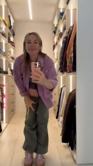 Mariana Seligmann Instagram - 5 looks que no me saco estando embarazada😂🙌🏼 

Ustedes tienen ese comodín que lo usan casi todos los días? Con la panza las prendas son más acotadas😬

#pregnancylook #looktrend #embarazo
