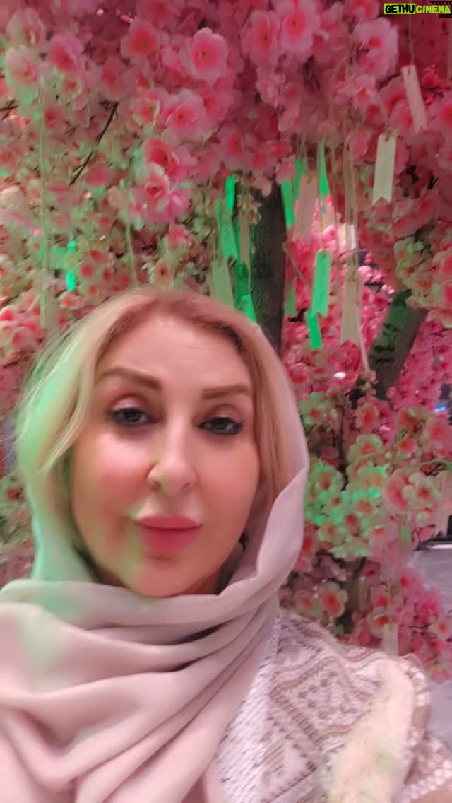 Marjaneh Golchin - 63.6K Likes - 🌳👼🌳👼🌳👼🌳
#درخت_آرزوها
🍁 @hosen_panahy
🌙امشب
پیش خدا آرزویی بکن
شاید
کوچکترین معجزه اش
تمام رؤیای تو باشه
شبتون اروم ودرپناه خدا
#آرزو #درخت #امید #خدایا_مرا_آن_ده_که_آن_به #بهترین #برای #ما #چیه #خدا #میداند #مرجانه_دلدار_گلچین #مرجانه_گلچین