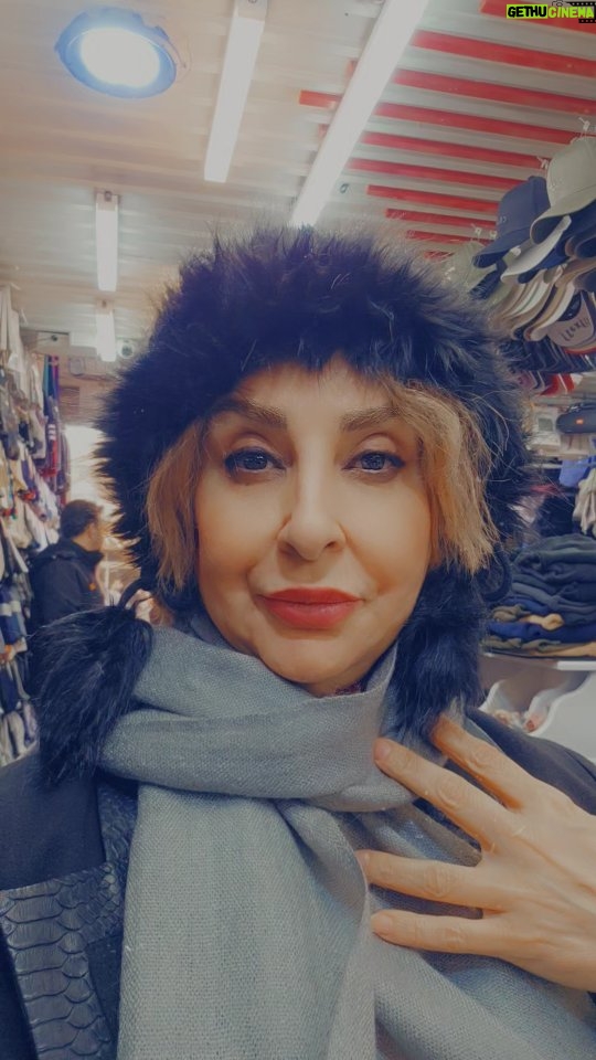 Marjaneh Golchin - 74.6K Likes - 🍁🍂🍁🍂🍁🍂🍁🍂
حواسمان باشد به کوتاهی زندگی
زندگی به همین آسانی میگذرد
بیاییم
مهربان باشیم
وآرامش به یک دیگر هدیه دهیم
🍉🥝🍎🍏🍇🍊🍋
#یلداتون_مبارک #کافه_گردی#تجریش_گردی#مهربانی #شب_چله#مبارک#مرجانه_دلدار_گلچین#مرجانه_گلچین