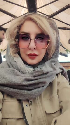 Marjaneh Golchin Instagram - ☕️🫖☕️🫖☕️🫖☕️
🍃🌍🍃

ʲᵘˢᵗ ˢᵃʸ ʷᵒʳᵈˢ ᵗʰᵃᵗ ᵃʳᵉ ᵐᵒʳᵉ ᵇᵉᵃᵘᵗⁱᶠᵘˡ ᵗʰᵃⁿ ˢⁱˡᵉⁿᶜᵉ

فقط کلماتی رو بگو که از سکوت قشنگ ترن‌‌....

┄┅┄┅┄ ❥❥ ┄┅┄┅┄
🌏 @jomalatnab_english
┄┅┄┅┄ ❥❥ ┄┅┄┅┄
#زیباکلام #زیبا_سخن_گفتن_را_بیاموزیم #زیبا_سخن_گفتن_یک_هنر_است #تلخ_گویی #هرگز#مراقب_حرفهایی_که_میزنیم_باشیم 
#کافه_گردی #مرجانه_دلدار_گلچین #مرجانه_گلچین