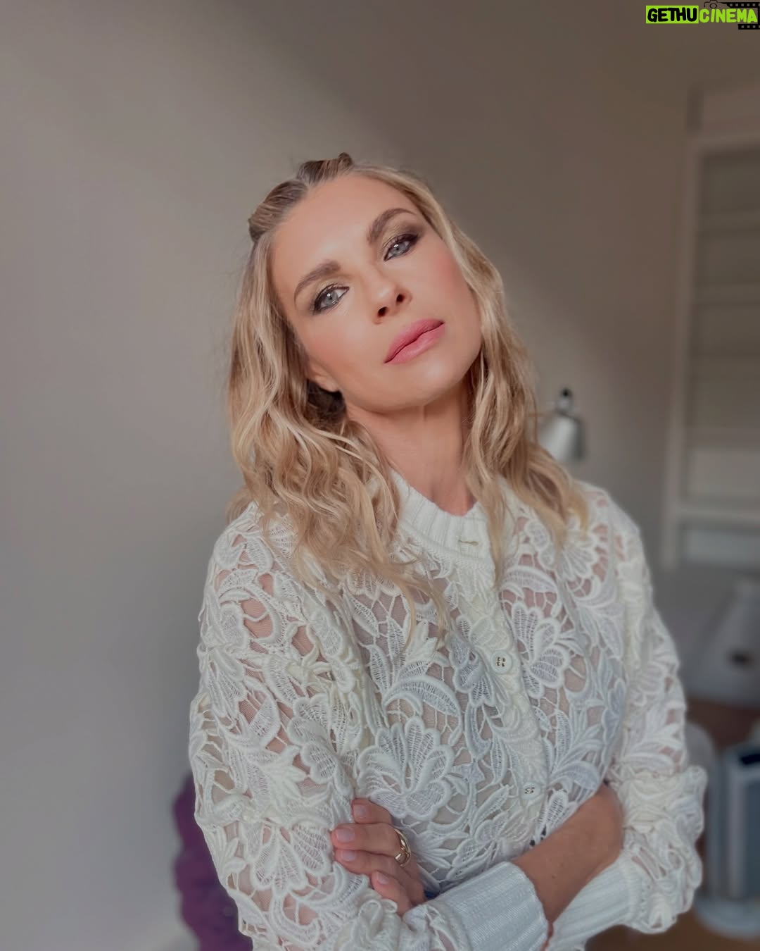 Martina Colombari - 9.3K Likes - Fare il trasloco mentre sei in tournée ✅