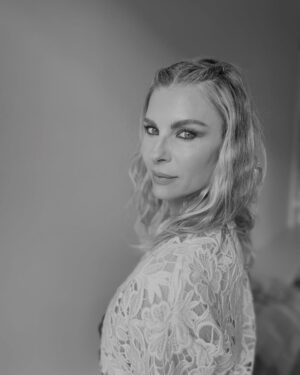 Martina Colombari Instagram - Fare il trasloco mentre sei in tournée ✅