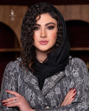 Maryam Momen Instagram - یا رب ز جهان لطف تو کافیست مرا🤍

.

.

.

Makeup : @maryamrahnama__