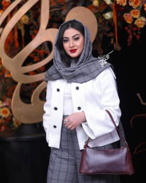 Maryam Momen Instagram - ✨

 در جشن حافظ 1403 🥰
@maryam.momen 

‏Makeup by : @sanazjoonaki 
‏Dress style: @heemes.ir_somita 

‌
‌
__
#جشن_حافظ #بازیگرانایرانی #بازیگران_برتر #مریم_مومن #مریممومن #بزرگداشت_حافظ  #hafez #bazigaranirani #maryammomen #sanazjanaki #makeupartist #makeupartist