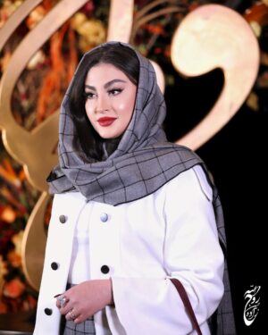 Maryam Momen Instagram - ✨

 در جشن حافظ 1403 🥰
@maryam.momen 

‏Makeup by : @sanazjoonaki 
‏Dress style: @heemes.ir_somita 

‌
‌
__
#جشن_حافظ #بازیگرانایرانی #بازیگران_برتر #مریم_مومن #مریممومن #بزرگداشت_حافظ  #hafez #bazigaranirani #maryammomen #sanazjanaki #makeupartist #makeupartist