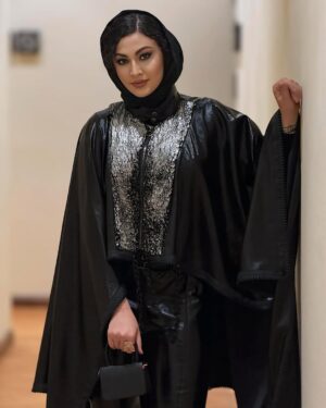 Maryam Momen Instagram - چونکه اسرارت‌نهان در دل شود 
آن مرادت زودتر حاصل شود🖤
