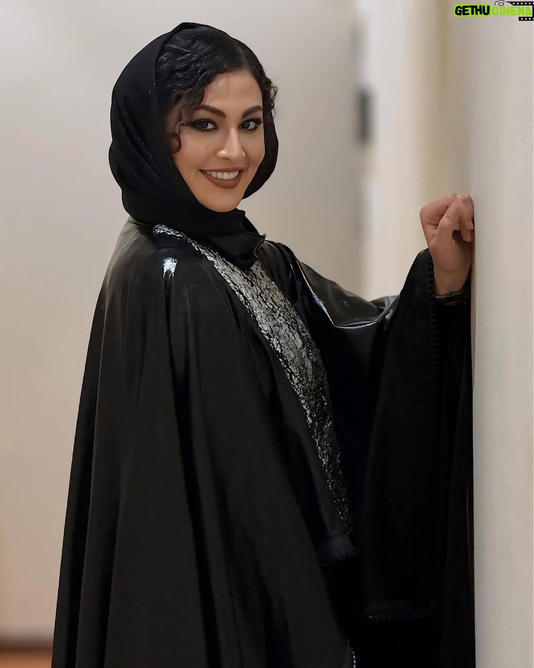 Maryam Momen - 101.3K Likes - چونکه اسرارتنهان در دل شود
آن مرادت زودتر حاصل شود🖤