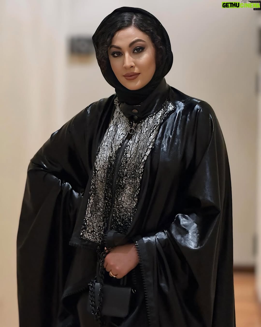Maryam Momen - 101.3K Likes - چونکه اسرارتنهان در دل شود
آن مرادت زودتر حاصل شود🖤