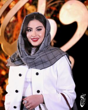 Maryam Momen Instagram - ✨

 در جشن حافظ 1403 🥰
@maryam.momen 

‏Makeup by : @sanazjoonaki 
‏Dress style: @heemes.ir_somita 

‌
‌
__
#جشن_حافظ #بازیگرانایرانی #بازیگران_برتر #مریم_مومن #مریممومن #بزرگداشت_حافظ  #hafez #bazigaranirani #maryammomen #sanazjanaki #makeupartist #makeupartist