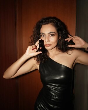 Meghana Kaushik Instagram - INKED BY DESIRE ♥️
.
.
My alter ego is at play with these stunning new #ysltheinks  where every swipe is a signature. 💋😉
.
INK IT. STAIN IT. OWN IT . 
I am ready to live life on the edge wearing just these 💋💋💋 Are you coming??? 
.
@yslbeauty  @mynykaa 
.
.
#YSLTHEINKS #yslbeauty #yslbmakeup 
.
#collaboration 
.
.
.
.
.
.
.
.
.
.
.
.
.
.

.
#meghanakaushik #fyp #yslbeauty #ysltheinks #beautyblogger #lipstain #luxebeauty #luxe #luxurylifestyle #partyedit #partywear #redlips #ysl #fashioninspo