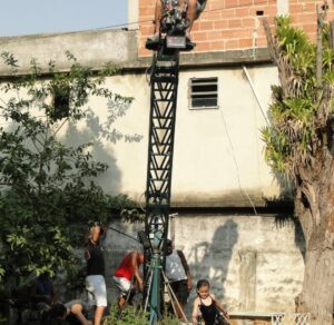 Mel Maia Instagram - e nada mudou. 21 anos e continuo com as mesmas bobeiras e gargalhadas que só um set me proporciona, afinal, pra mim não tem lugar mais divertido do que um set de filmagem. nuunca tive outra vida!! 🤠✌🏻