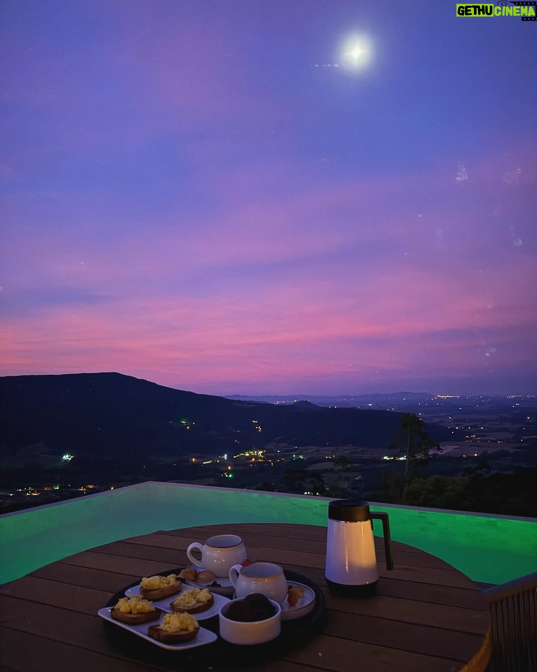 Mel Maia - 298K Likes - pedacinho das férias nesse lugar incrível! @moradadoscanyons 💚