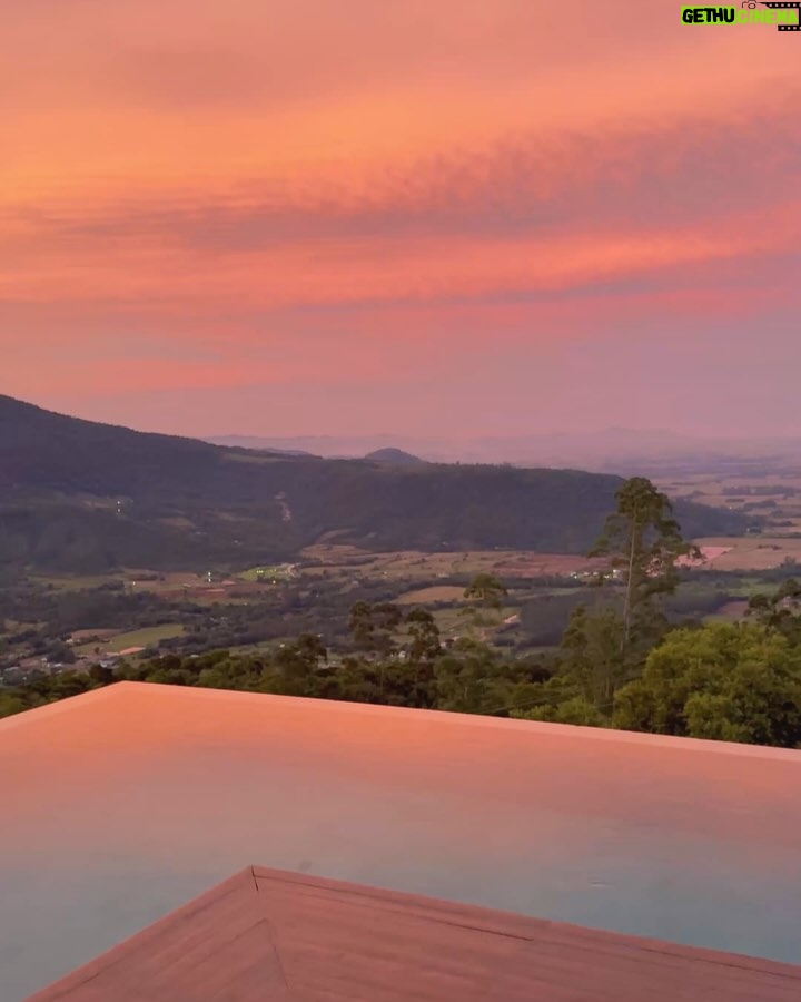 Mel Maia - 298K Likes - pedacinho das férias nesse lugar incrível! @moradadoscanyons 💚