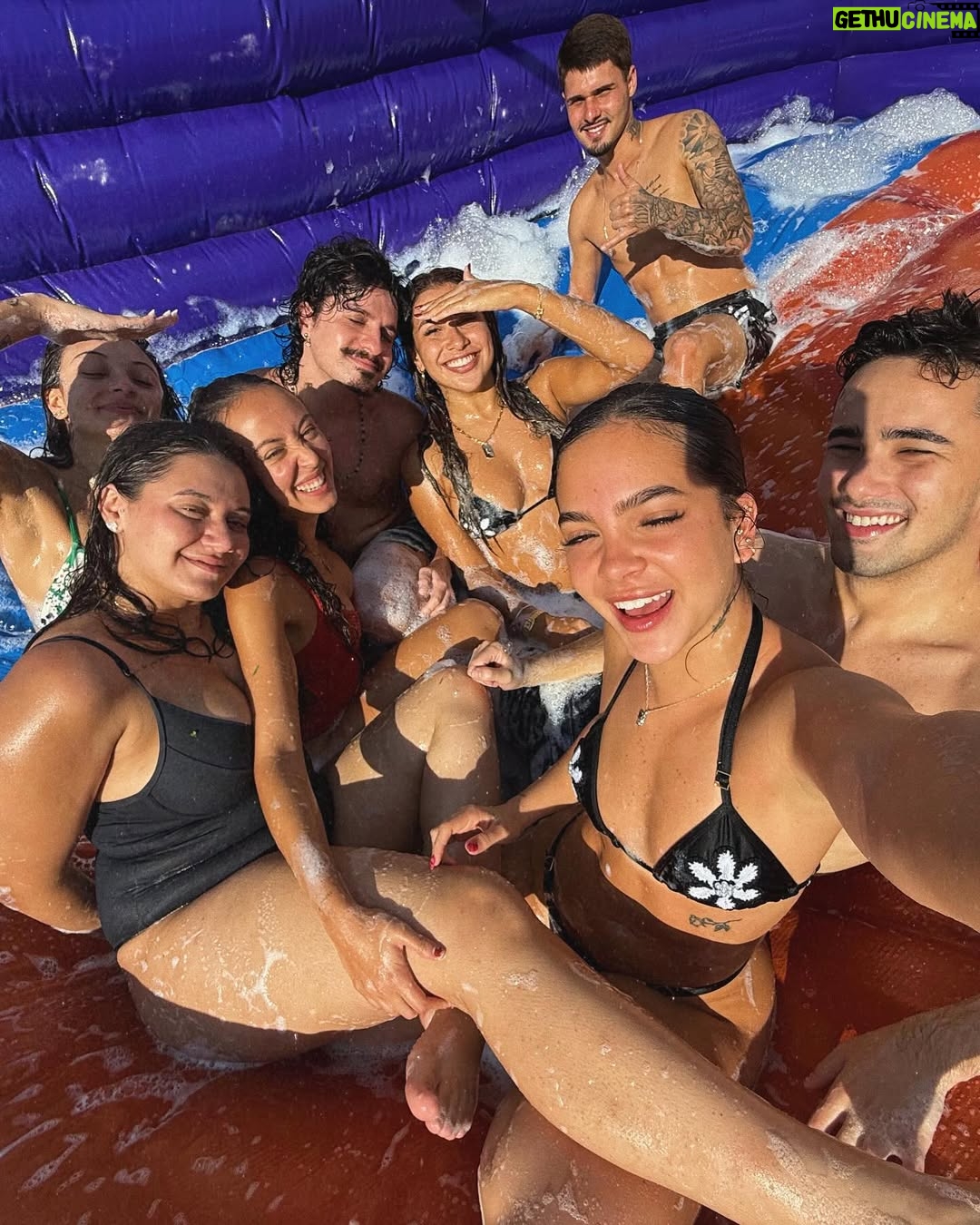 Mel Maia - 616.4K Likes - 21!🥳
pessoas favoritas, comidas favoritas e brinquedos favoritos. só o que preciso! 03/05