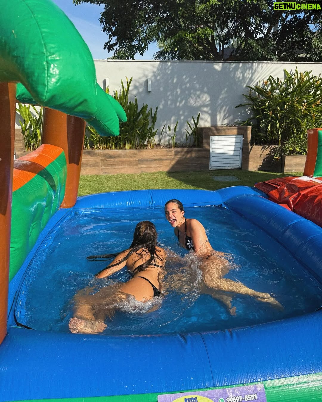 Mel Maia - 616.4K Likes - 21!🥳
pessoas favoritas, comidas favoritas e brinquedos favoritos. só o que preciso! 03/05