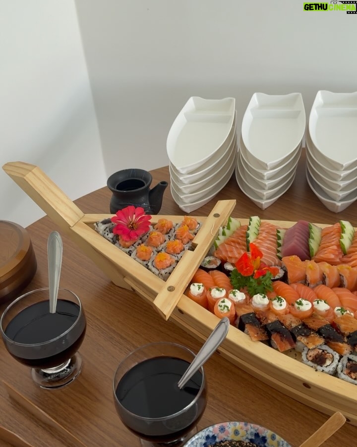 Mel Maia - 616.4K Likes - 21!🥳
pessoas favoritas, comidas favoritas e brinquedos favoritos. só o que preciso! 03/05