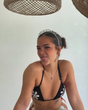 Mel Maia Instagram - 21!🥳
pessoas favoritas, comidas favoritas e brinquedos favoritos. só o que preciso! 03/05