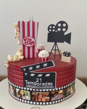 Mel Maia Instagram - 21!🥳
pessoas favoritas, comidas favoritas e brinquedos favoritos. só o que preciso! 03/05
