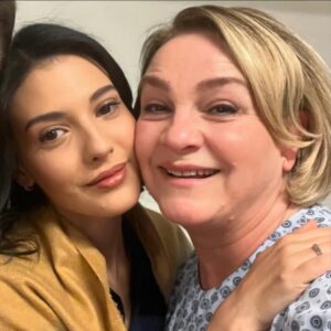 Melahat Abbasova Instagram - Canımıniçi @mahassine_merabet  seni çok seviyorum güzel kalplim. ❤️🌺 İyiki varsın ve iyiki seni tanımışım bitanem❤️❤️❤️❤️🌺🌺❤️❤️ Bakü dönüşüm diyete gireceğim , söz🤣❤️❤️❤️