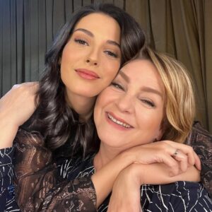 Melahat Abbasova Instagram - Canımıniçi @mahassine_merabet  seni çok seviyorum güzel kalplim. ❤️🌺 İyiki varsın ve iyiki seni tanımışım bitanem❤️❤️❤️❤️🌺🌺❤️❤️ Bakü dönüşüm diyete gireceğim , söz🤣❤️❤️❤️