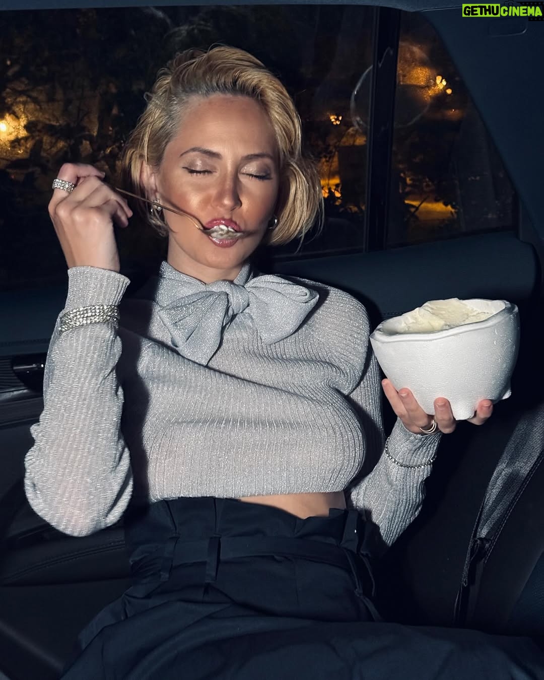 Mercedes Lambre - 28.6K Likes - American Cream 🍦