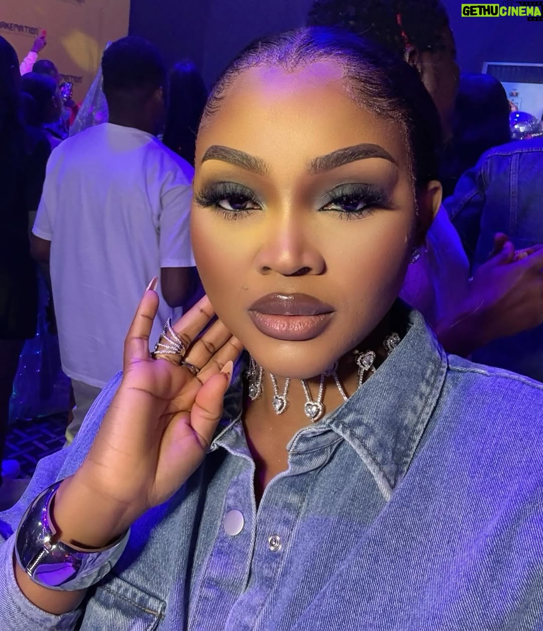 Mercy Aigbe - 142.2K Likes - Tomorrow we go again 😁
First 5 people to guess the color of my outfit tomorrow correctly… outfit, shoes and bag oh!
Wins 20k each!!!!!
#juma2025 Part 7 loading 💃💃💃