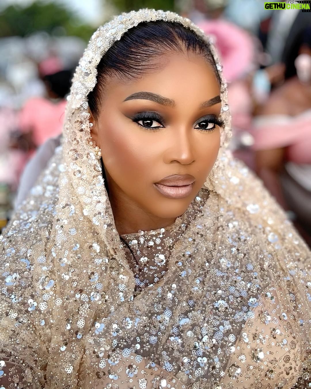 Mercy Aigbe - 225.3K Likes - Wedding Guests 😍❤️
HAPPY EASTER MONDAY EVERYONE!!!
Which Slide is your fav? 😁
White wedding fabric sourced by @shantiz_asoebi_n_event
#JP2025
