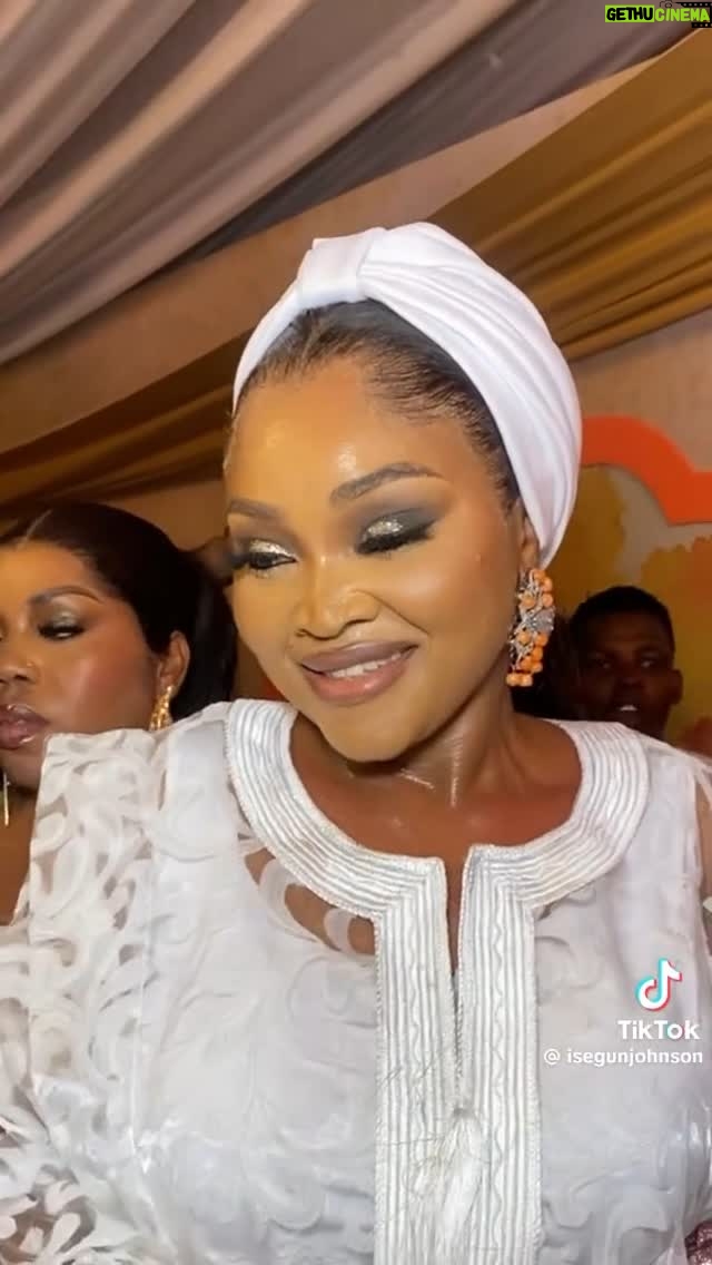 Mercy Aigbe - 67.1K Likes - @isegunjohnson what did you add to this song 😂😂😭😩🙈💃💃
Happy Sunday People!!!!! 😍
