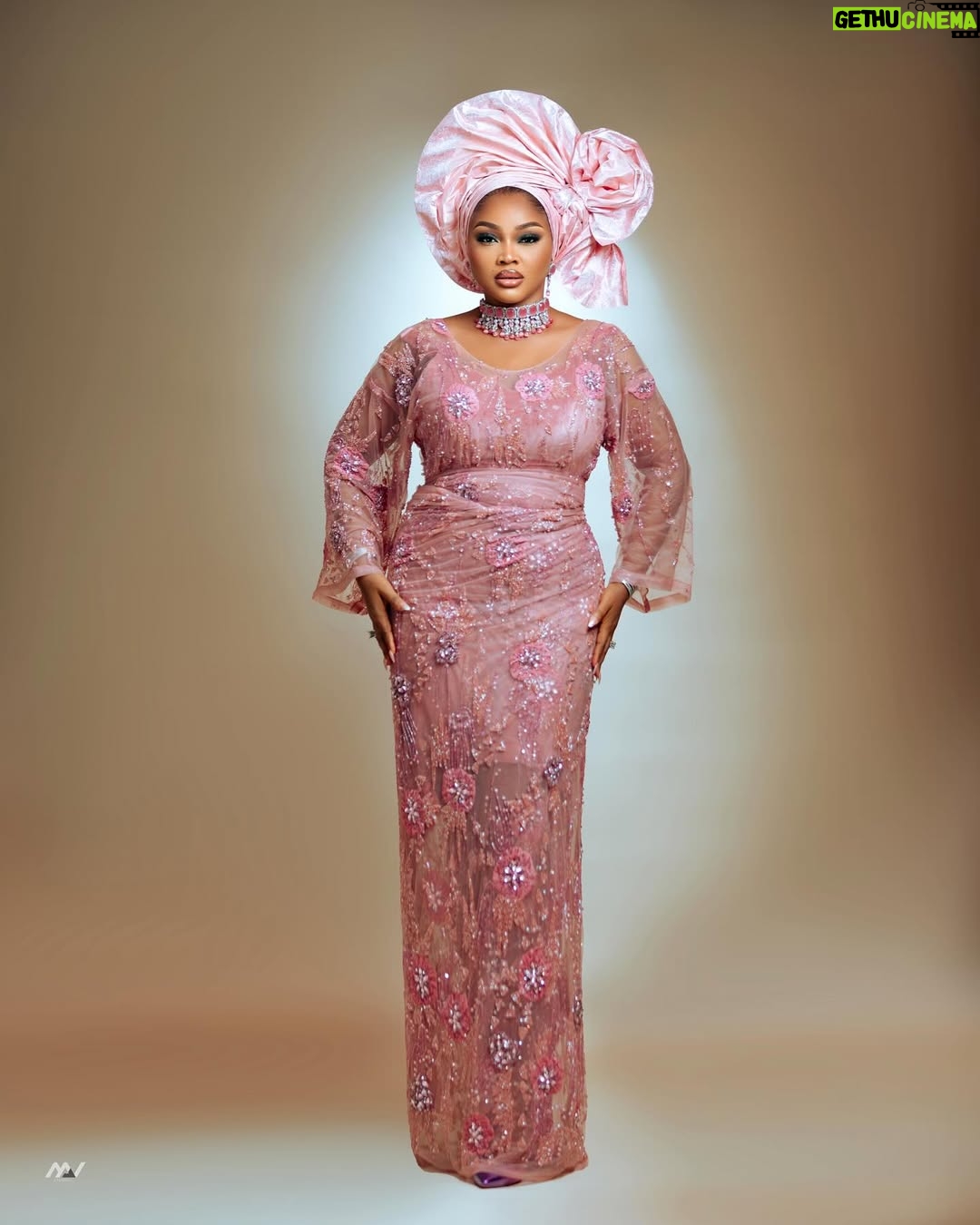 Mercy Aigbe - 293.7K Likes - 2nd Outfit for Ore Iya Iyawo 💕💗💞💖
Gele @abydouz_gele
Shoes & Purse @rhoncares
#jp2025 #oreiyaiyawoduties #proudmomma