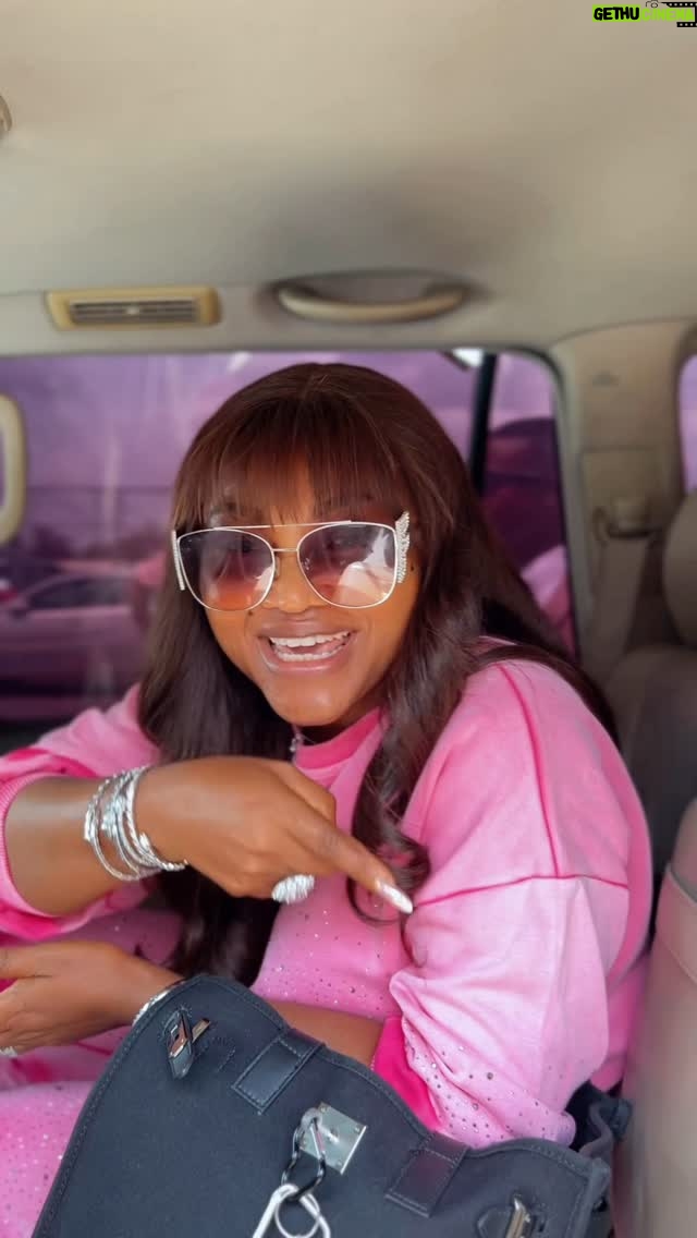 Mercy Aigbe - 36K Likes - Port Harcourt your favorite Actor is in town!!!!
Let’s make another Block Buster!
My P.H fans y’all owe me correct Bole and Fish 😁
Cc @denrele_edun ❤️
My Outfit from my fashion store @mag_divas 💖💖
#leadinglady🎥 #workingactor