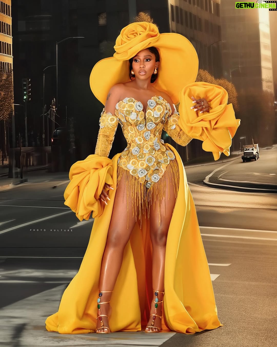 Mercy Eke - 273.6K Likes - Ready to make this next chapter even more iconic! 💛💛💛
🎂🎂🎂🎂🎉🎉🎉🎉🥳🥳🥳🥳
Outfit: @ambaosa
Styling: @mz_florashaw
Hair: @abbeymattheworks
Mua: @7brushes_beauty
Illustrator: @mimiokeren1
Photo: @photokulture
#BirthdayGirl