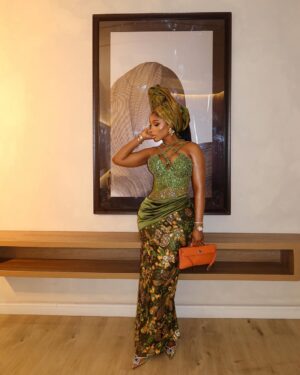 Mercy Eke Instagram - Out for my girl @its.priscy because love deserves a slay! #JP2025 🧡💚

Outfit: @amyaghomi 🧡💚
Styling: @mz_florashaw 
Mua: @jyrosignature_mua 
📸 @bangraphy @tadeshotit
Hair :  @exquisite_world01