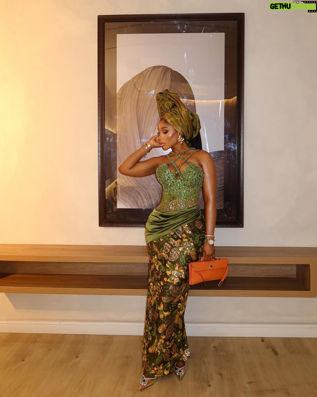 Mercy Eke - 222.1K Likes - Out for my girl @its.priscy because love deserves a slay! #JP2025 🧡💚
Outfit: @amyaghomi 🧡💚
Styling: @mz_florashaw
Mua: @jyrosignature_mua
📸 @bangraphy @tadeshotit
Hair : @exquisite_world01