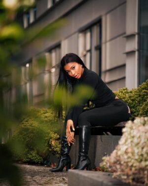 Mercy Eke Instagram - Own your path, embrace the moment, and let the world catch up 😉 

📸 @tearrubbermediaa