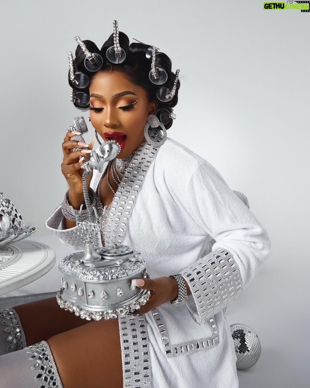 Mercy Eke - 221.3K Likes - Here’s to another year of endless blessings, boss-level moves, unapologetic luxury, living life in full glam, taking over rooms, and manifesting more of the finer things of life🥂
HAPPY BIRTHDAY TO ME🥳🎉🎂
Stylist: @styled_by_maklinscout
Makeup: @blackrose_mua
Hairstylist: @callixng
Photography: @peter_stonee
Neck piece: @beadsbyhayolar
Set design: @styled_by_maklinscout
#BirthdayGirl