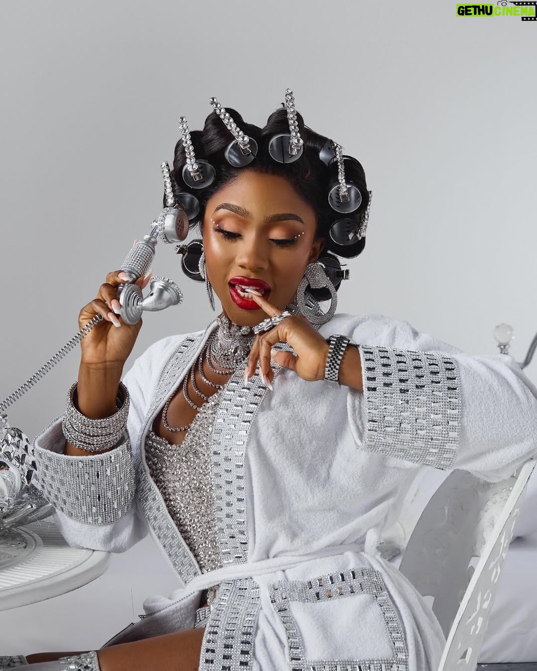 Mercy Eke - 221.3K Likes - Here’s to another year of endless blessings, boss-level moves, unapologetic luxury, living life in full glam, taking over rooms, and manifesting more of the finer things of life🥂
HAPPY BIRTHDAY TO ME🥳🎉🎂
Stylist: @styled_by_maklinscout
Makeup: @blackrose_mua
Hairstylist: @callixng
Photography: @peter_stonee
Neck piece: @beadsbyhayolar
Set design: @styled_by_maklinscout
#BirthdayGirl