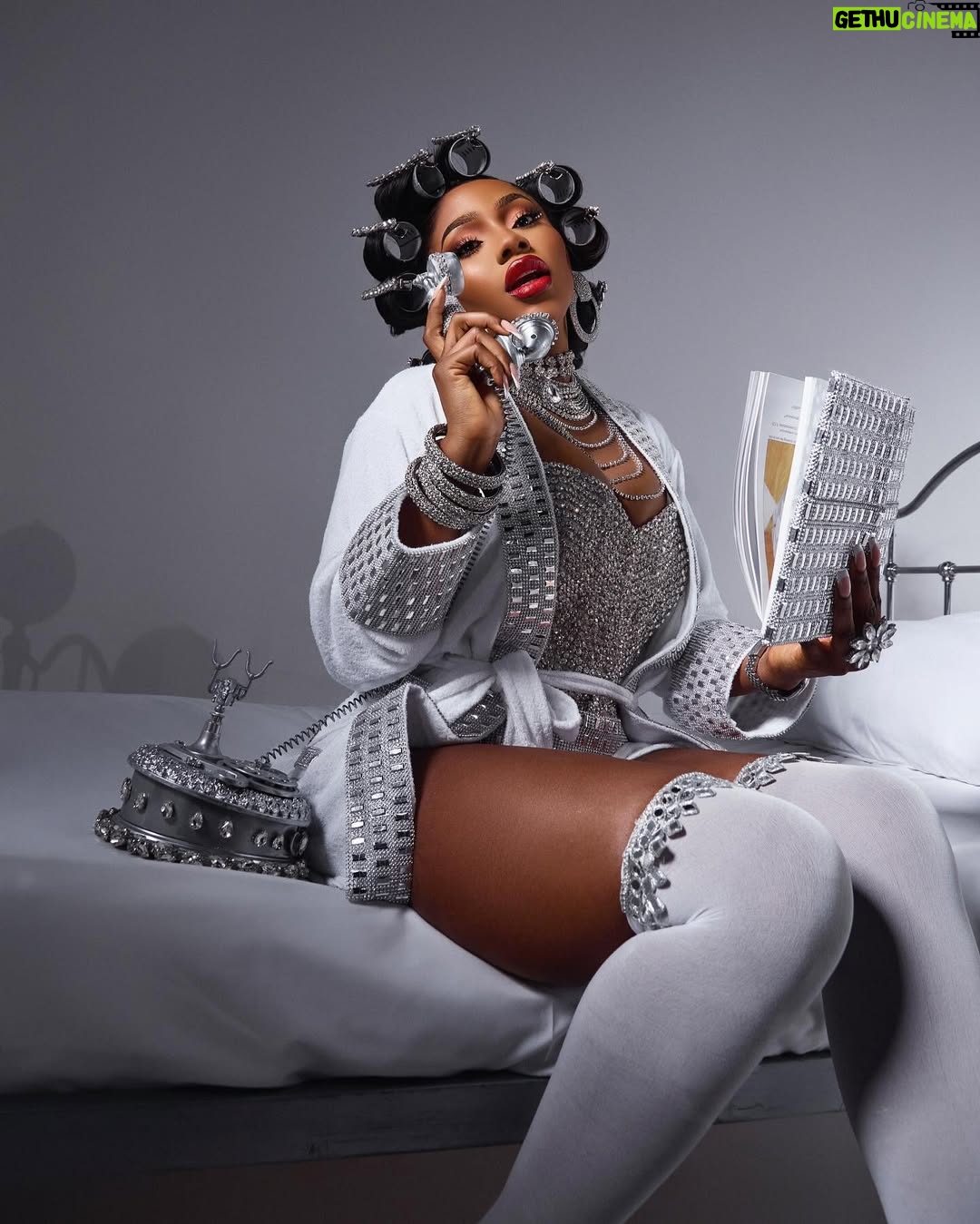 Mercy Eke - 221.3K Likes - Here’s to another year of endless blessings, boss-level moves, unapologetic luxury, living life in full glam, taking over rooms, and manifesting more of the finer things of life🥂
HAPPY BIRTHDAY TO ME🥳🎉🎂
Stylist: @styled_by_maklinscout
Makeup: @blackrose_mua
Hairstylist: @callixng
Photography: @peter_stonee
Neck piece: @beadsbyhayolar
Set design: @styled_by_maklinscout
#BirthdayGirl