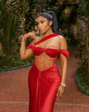 Mercy Eke Instagram - We shutdown Abuja for our girl 🔥 💰#LoveUnitesUS24 #CrazyAboutUS24 forever ❤️❤️❤️

Outfit: @thejadedfactory
Styling: @mzflorashaw 
Photographer: @bangraphy
Hair : @rexhair 
Mua : @ivstouch