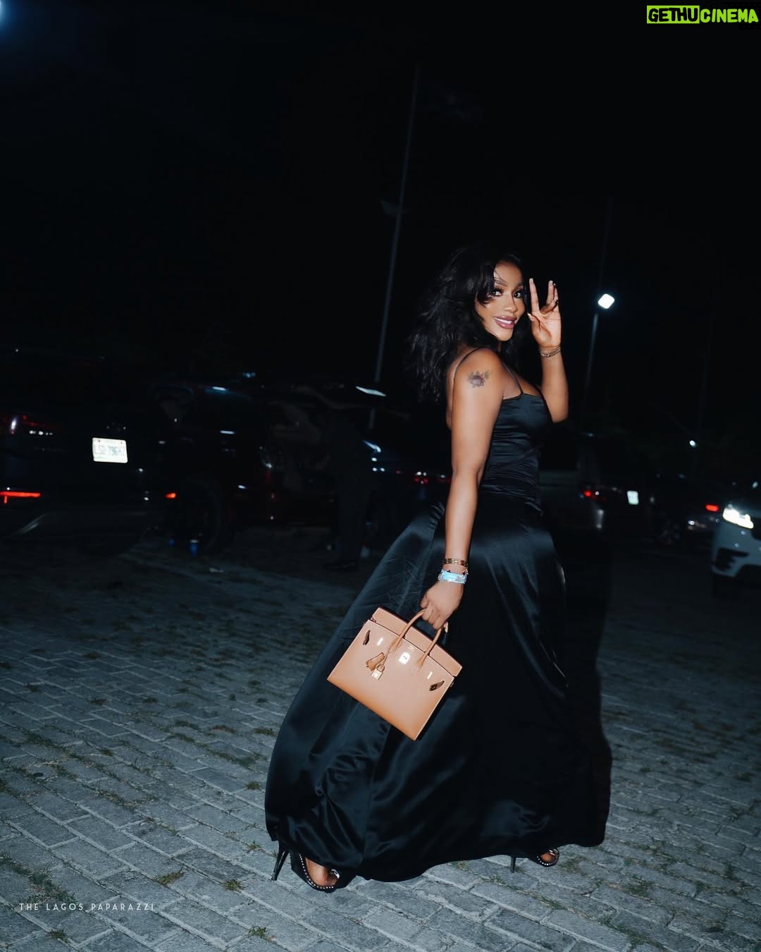 Mercy Eke - 135.4K Likes - A walking VISION BOARD 💣
📸 @thelagospaparazzi
#EbukaTurnsUpAfrica