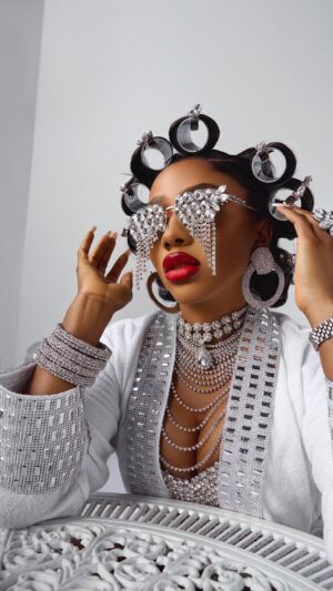 Mercy Eke Instagram - IT’S MY BIRTHDAY!!!!! 🥁 🥁 
I’m more than excited and happy for the life I’ve chosen and for the impacts I’m privileged to make🙏🏼

Every chapter gets better, and this one is about to be iconic!🥳🥳🥳🥳

HAPPY BIRTHDAY TO ME! 🎂 🎉🙏🏼🤩

Styled by the incredible @styled_by_maklinscout 
Makeup by the black barbie @blackrose_mua 
Hair styled by @callixng 
Set Design - @styled_by_maklinscout 
🎥 @mcefilms 

#BirthdayVibes