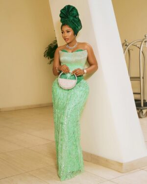 Mercy Eke Instagram - Odoziakụ̀ 🤩 Wedding Guest💚

Outfit - @amyaghomi 
Styled @mz_florashaw 
Photography - @bangraphy 
Makeup - @ivstouch 
Gele - @jk_geleandbeads 
Hair: @synthiana_beautyparlour 
#LoveUnitesUS24 #CrazyAboutUS24