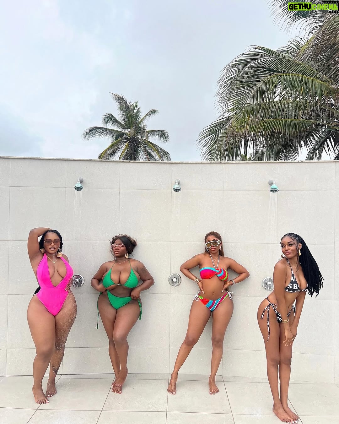 Mercy Eke - 191.8K Likes - Girls just wanna have fun🏝️🏖️
📸 @brown_of_lagos
📍 @kokobeachlagos