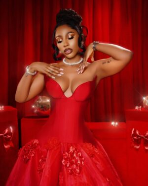 Mercy Eke Instagram - The most wonderful time of the year 💃🏽 💃🏽💃🏽🎄🎄🎄❤️❤️❤️❤️

May your Christmas be filled with love, laughter, and cherished memories with those who matter most. Here’s to a season of joy, giving, and gratitude. Wishing you all the magic and wonder of Christmas! 🙏🏼 

Dress - @grandeur_atelier 
Styled - @mz_florashaw 
Makeup - @jyrosignature_mua 
Hairstyling - @abbeymattheworks 
📸 @bangraphy